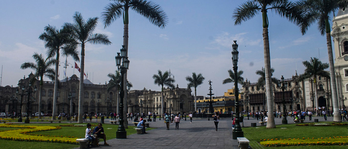 Panoramic view of Lima's cityscape during the day.